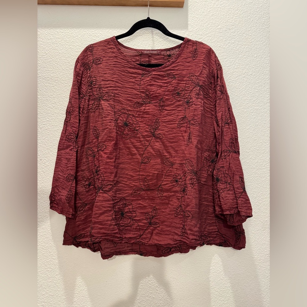 cut loose Burgundy Textured Floral Blouse